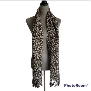 Leopard print scarf.